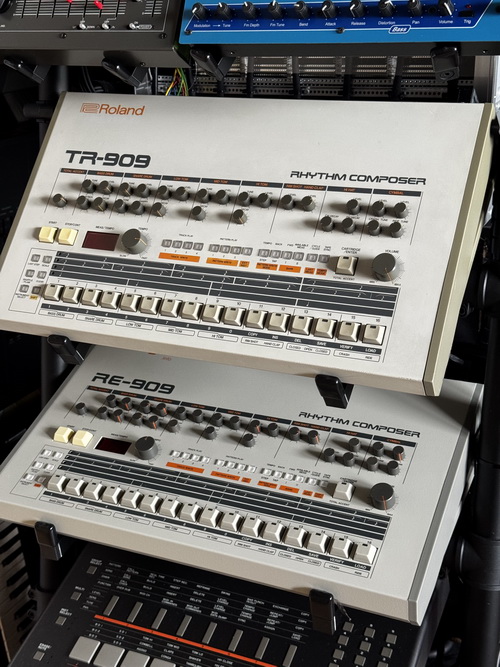 DinSync RE-909 a Roland TR-909