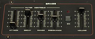 Crumar Performer, Brass