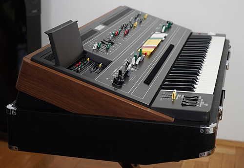 Yamaha CS-60 side view