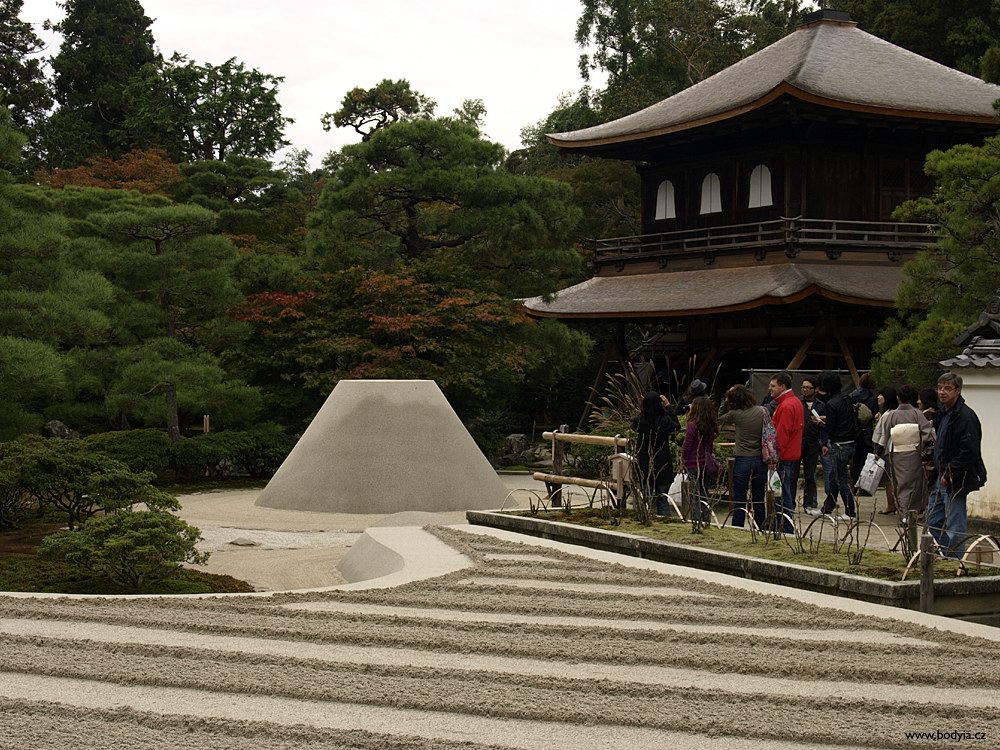 Ginkaku-ji, Stbrn pavilon