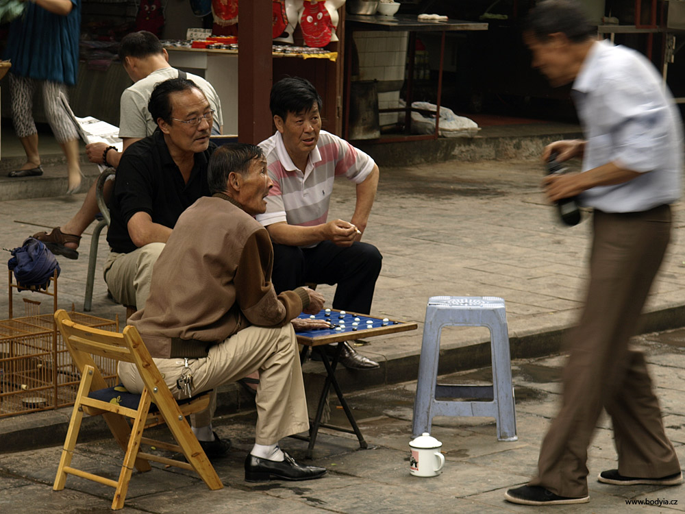 Mahjong na ulici.