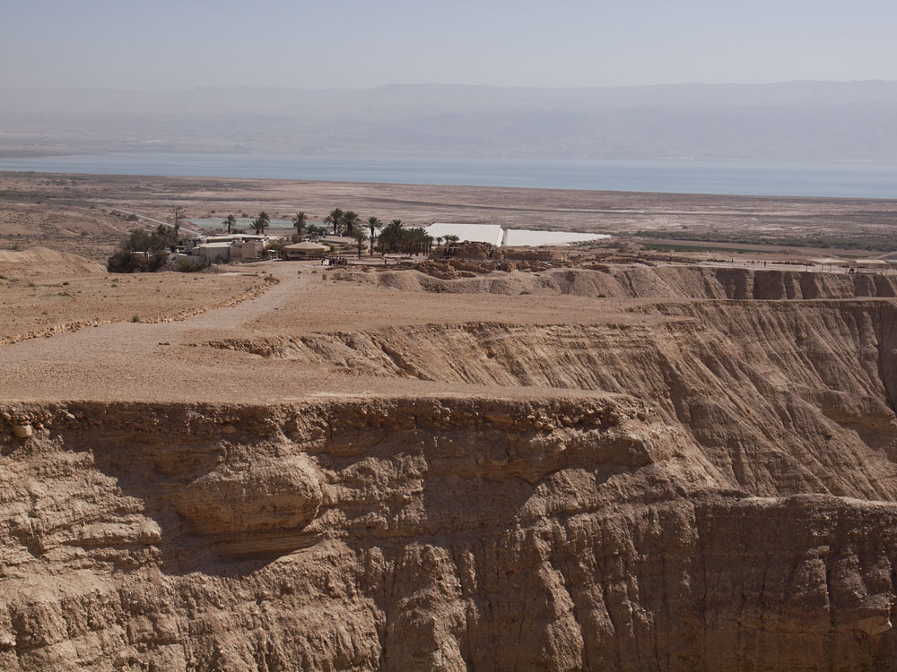 Qumran, starovk osdlen, za nm mrtv moe.