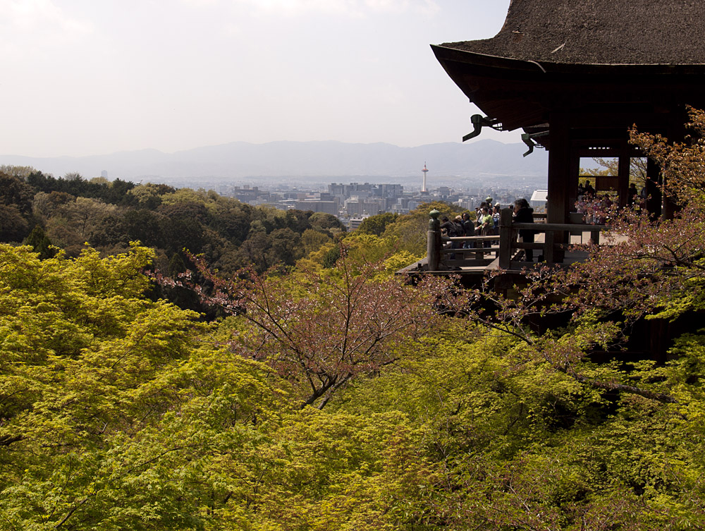 Kijomizu, pohled na msto a Kyoto tower